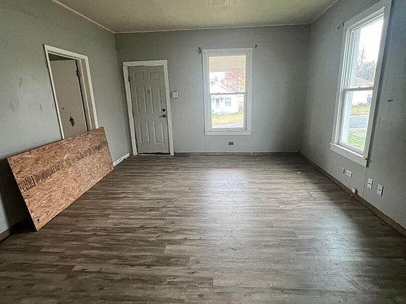 5th image of 1407 Burgess Ave