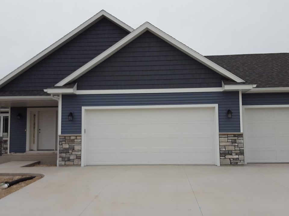 Front view (taken in 2019, before lawn was finished)