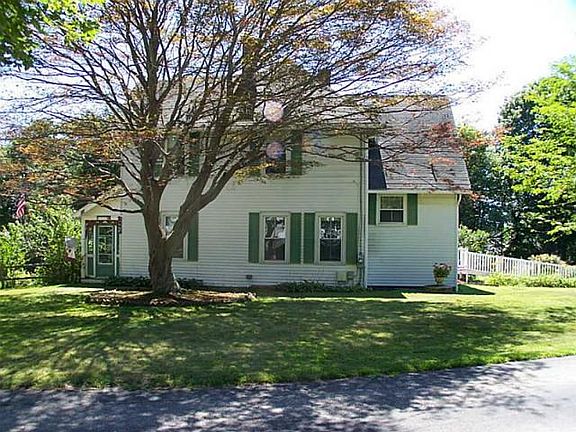 2nd image of 169 Narragansett Ave E