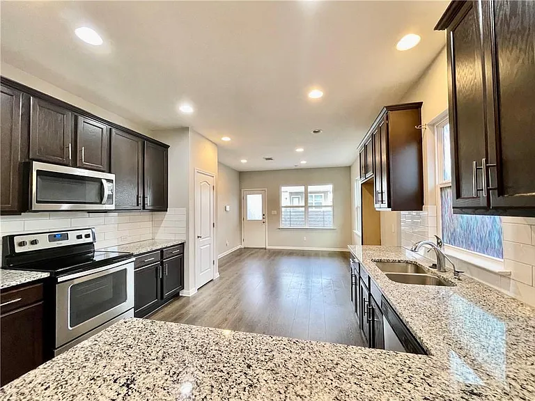 710 Coconut Grove St — Photo 11