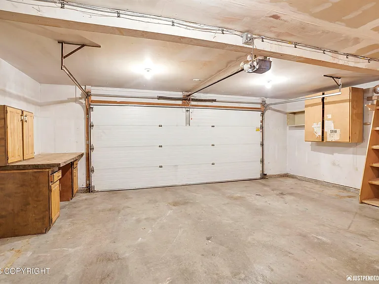 2100 Churchill Dr — Photo 62