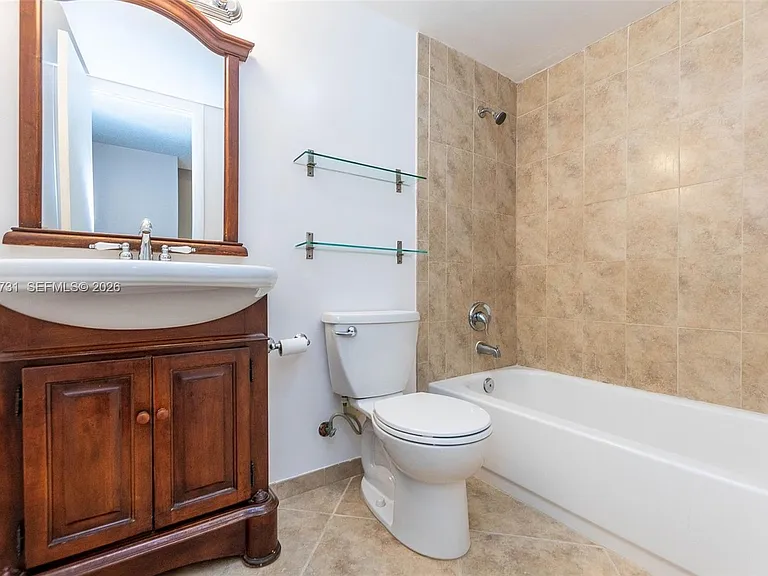 3862 NE 171st St #B — Photo 23