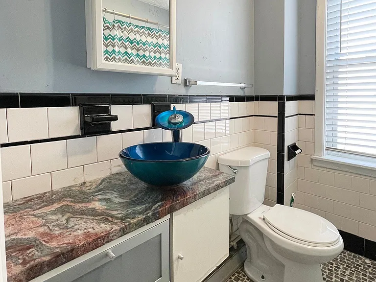 48 America St #2A — Photo 13