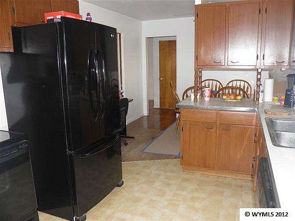 3rd image of 1104 Moose Dr