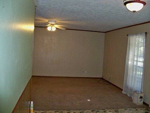3rd image of 411 Willow Oak St