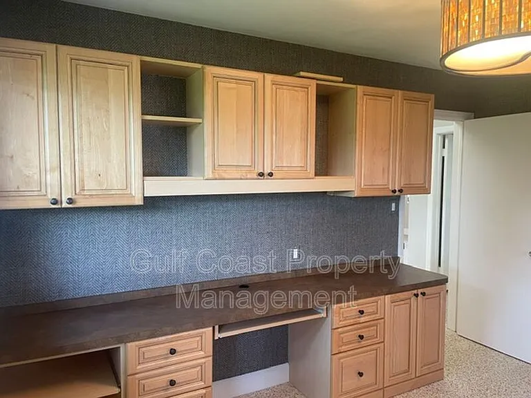 2253 Valencia Dr — Photo 38