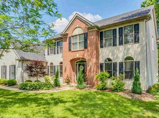 52622 Spring Valley Ln, Granger, IN 46530