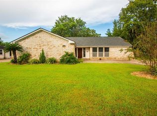 319 Petunia St, Lake Jackson, TX 77566