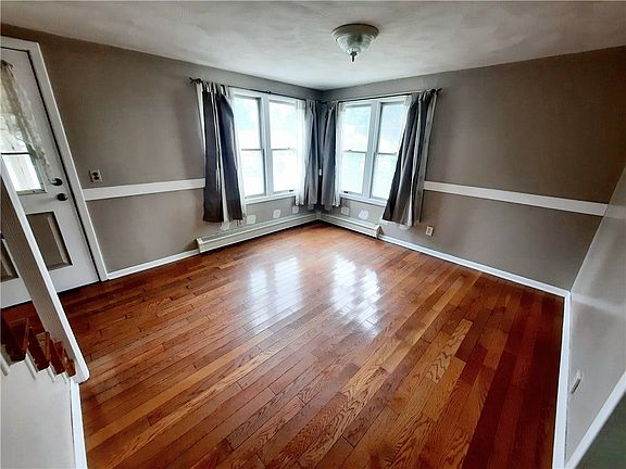 5th image of 118 Crescent Dr