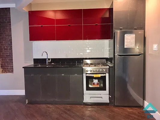 Rented by EXR | media 66