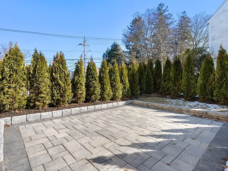 4 Knowles St #4 — Photo 15