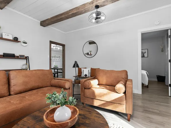 328 1st St, Menasha, WI 54952