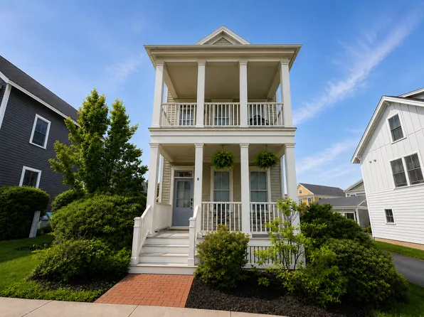 8 Traditional St, Scarborough, ME 04074