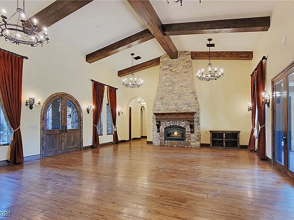 5th image of 4365 N Campbell Rd