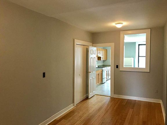 2nd image of 1138 31st Dr APT 2R