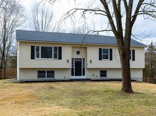 80 Peach Rd, Poughkeepsie, NY 12601