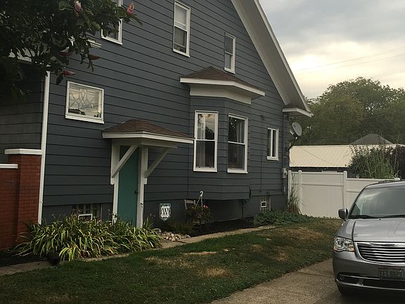 3rd image of 327 Walnut St
