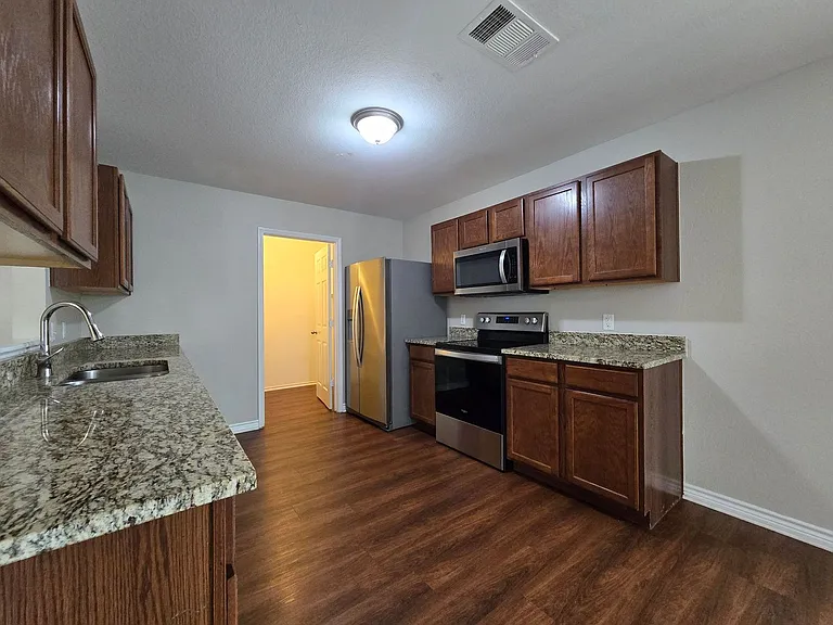 5302 Lyra Dr — Photo 5