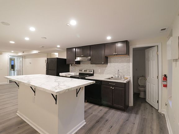 5th image of 2126 Saint Paul St #B