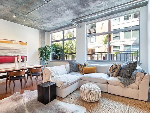 3rd image of 840 Green St #129