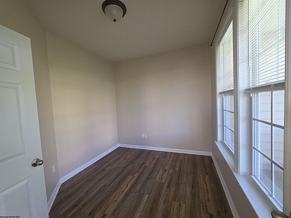 4th image of 443 Blackberry Ridge Dr