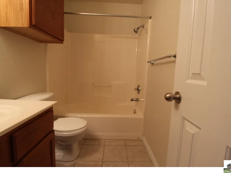 402 Bowden Ave #B — Photo 12