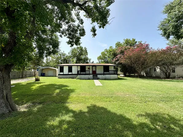 3901 Ward St, Ennis, TX 75119
