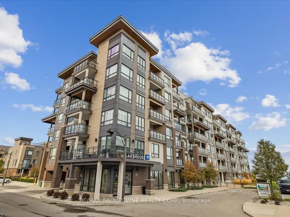 40 Esplanade Ln #102, Grimsby, ON L3M 0G9