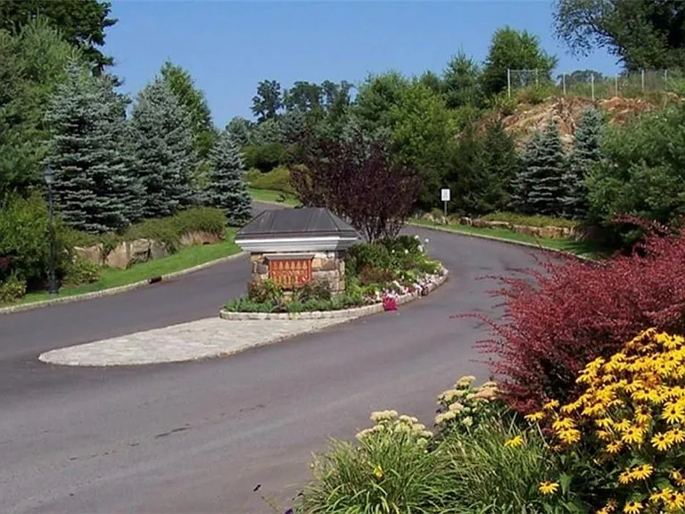 7 Hopkins Ln — Photo 19