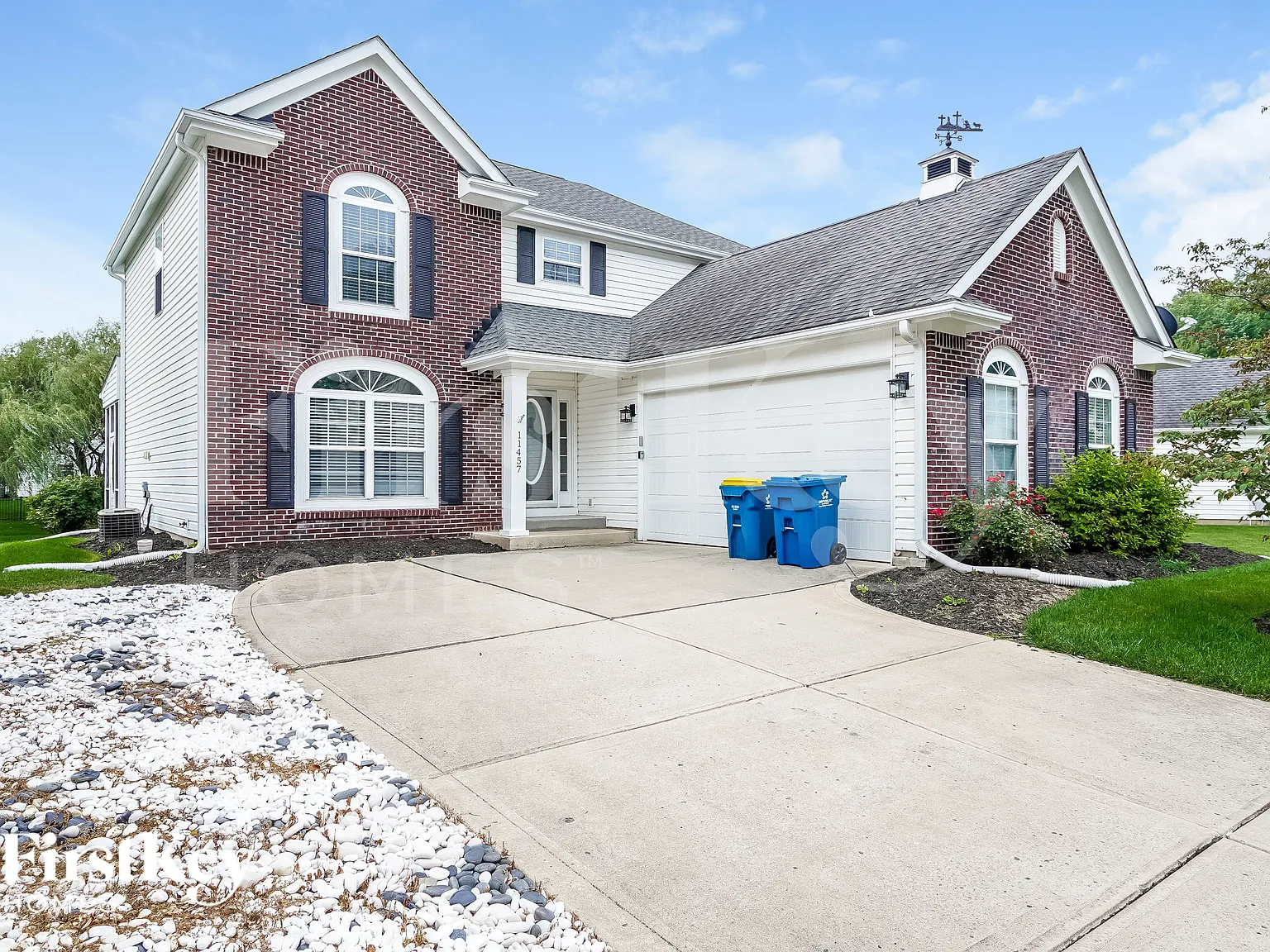 4 bed, 2.5 bath, 2756 sqft, $2,995 — Photo 1