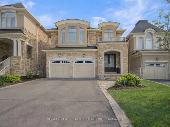 19 Mediterranean Cres, Brampton, ON L6Y 0T4