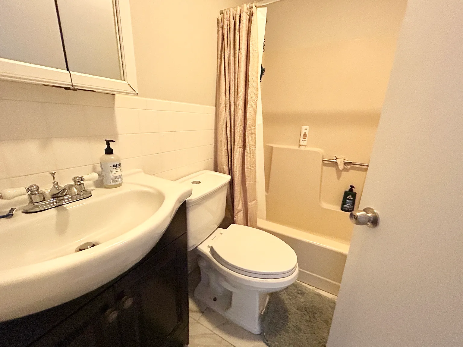 3 bed, $3,000 — Photo 3