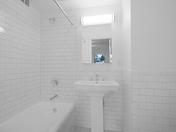 5th image of 253 W 72nd St #600