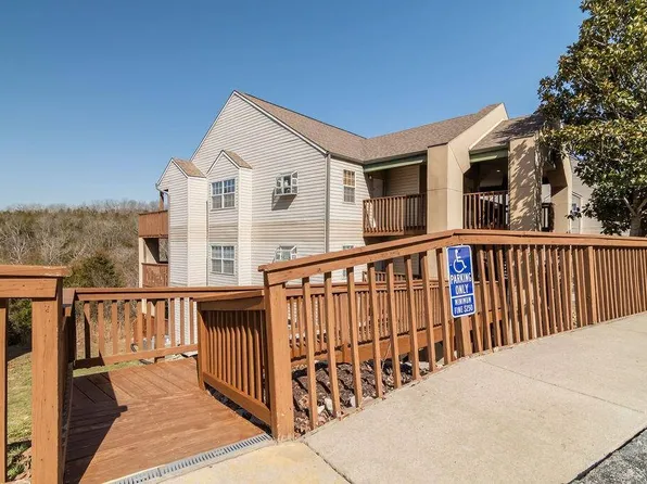 13 Woodpecker Ln Building 13-2, Branson, MO 65616