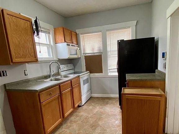 5th image of 2220 Saratoga St