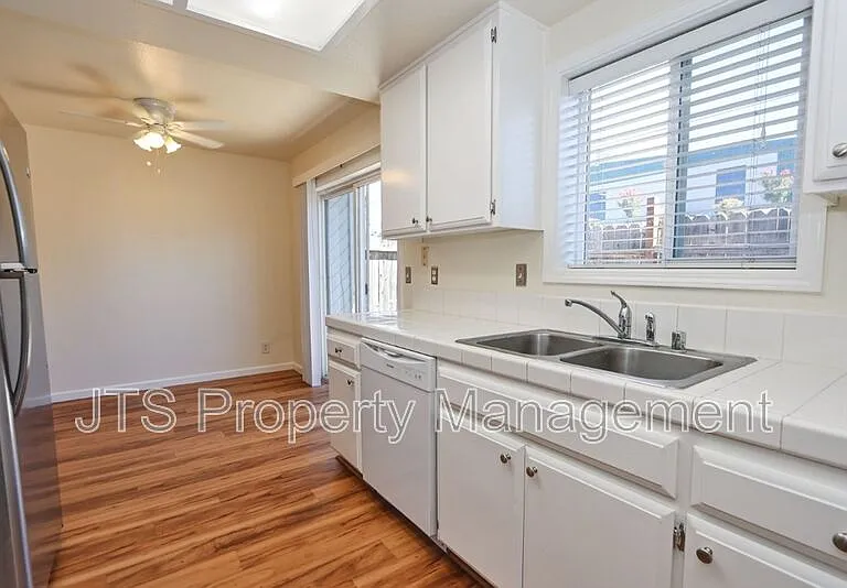 2515 Merrychase Dr #S — Photo 9