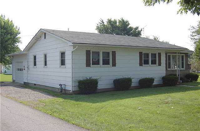 2nd image of 722 McLean St