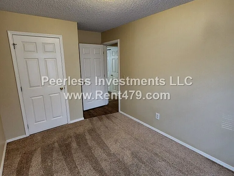 505 4th Ave SW — Photo 16