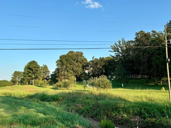 555 Mount Pleasant Rd E, Rossville, TN 38066