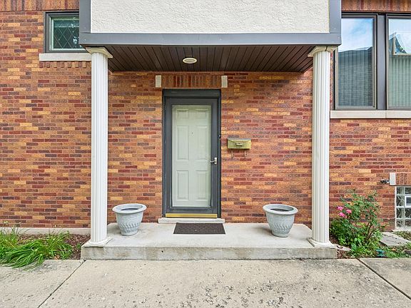 4th image of 7349 W Ibsen St