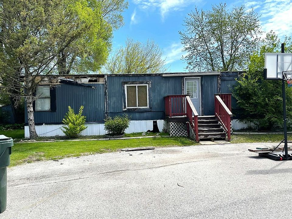 2nd image of 140 Brenta Ct