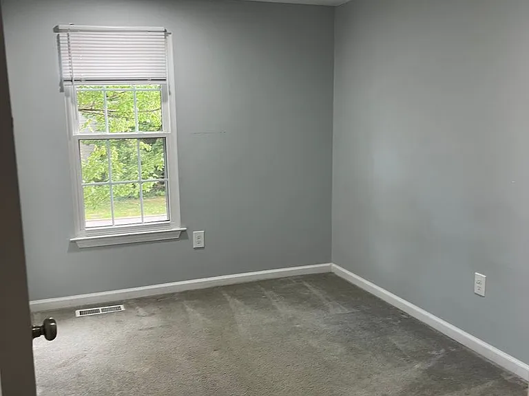 2513 Robinson Pl — Photo 12