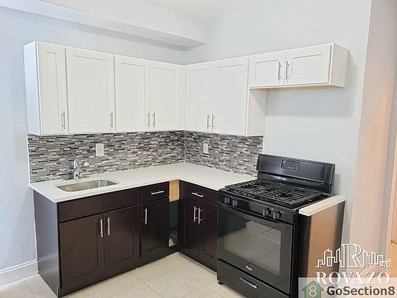 2nd image of 472 S 15th St Floor 2