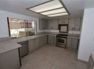 582 Parkview Dr, Lake Elsinore, CA 92530