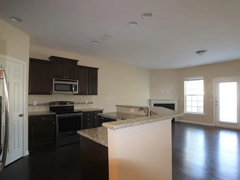 947 Consortium Dr — Photo 2