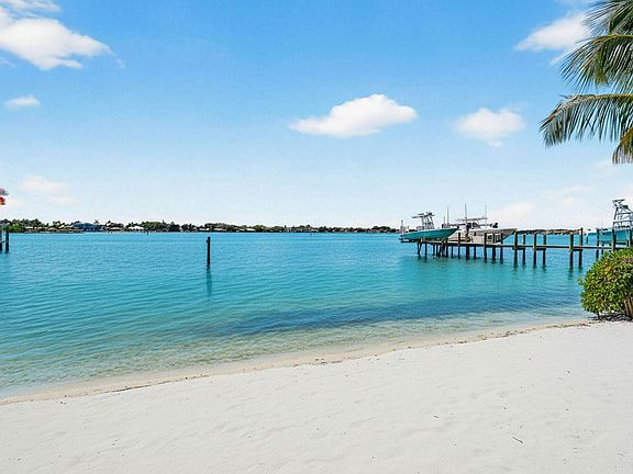 3rd image of 114 W Riverside Drive