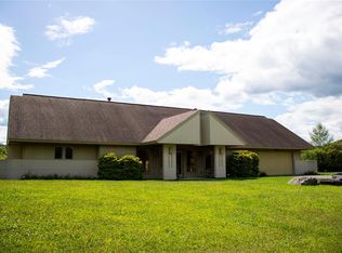 5 Brookside Ln, Chenango Forks, NY 13746