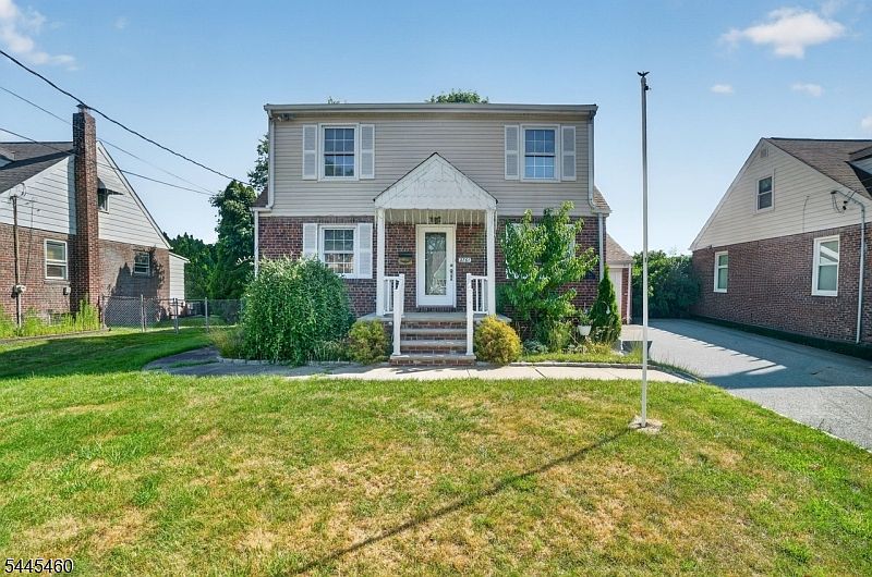 1st image of 2761 Spruce St