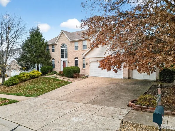 2338 Downey Terrace Dr, Ballwin, MO 63011