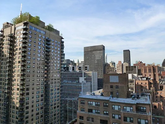 Rented by Sotheby's International Realty | media 18